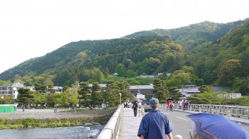 渡月橋から法綸旨