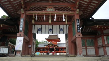 石清水八幡宮門