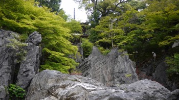 石山寺経岩石