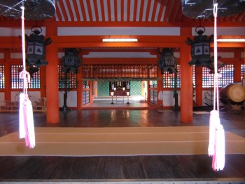 厳島神社内部
