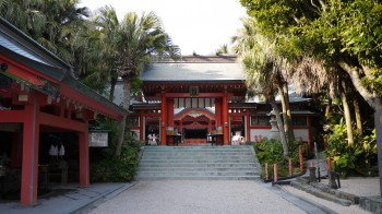 青島神社門
