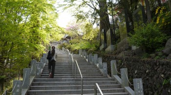 御岳神社参道階段300