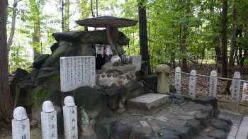 田懸神社珍宝窟