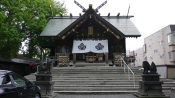 諏訪神社本殿