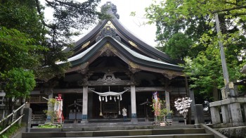 大平山三吉神社拝殿