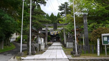 大平山三吉神社入口