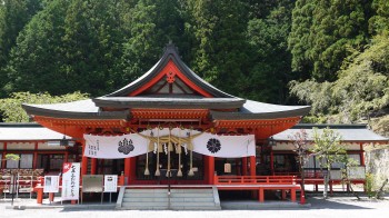 金櫻神社拝殿